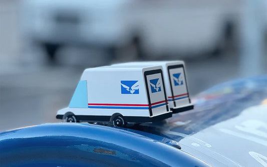 CANDYLAB Futuristic Mail Van